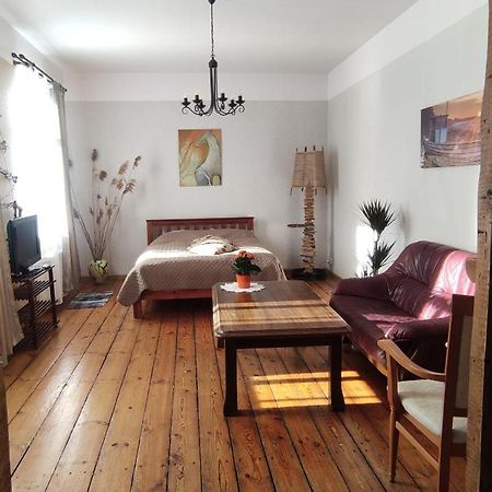 Toma Street Apartments Лієпая Екстер'єр фото
