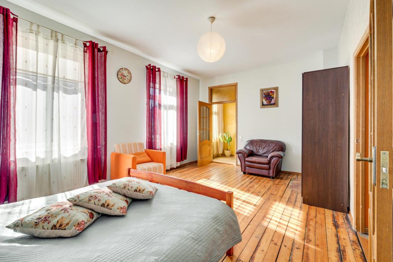 Toma Street Apartments Лієпая Екстер'єр фото